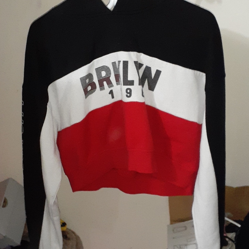 Cropped hoodie